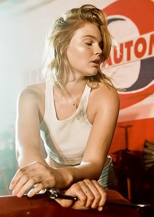 Savannah Smith In Unfolded Extra Erotic Photos