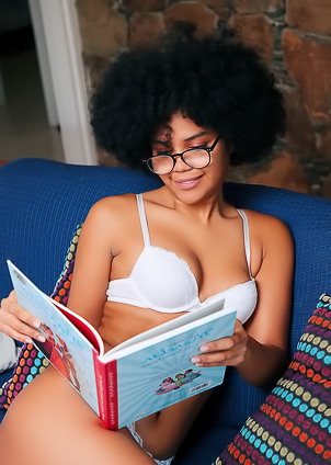 Hairy Latina Babe Selva Lapiedra