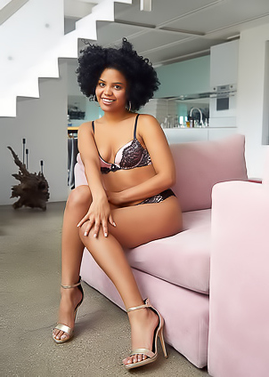 Selva Lapiedra Adorable Black Babe Undresses Playfully