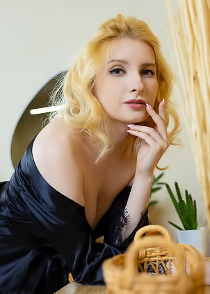 Minnie Lighter Hands Caressing Her Delightful Curves