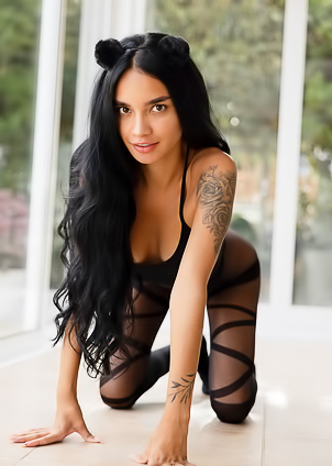 Dulce Masturbates And Pees At The End