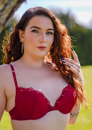 Suzie Sparklez Sexy Girlfriend Fucked By A Stranger