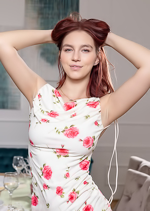 Leya Desantis Romanian Beauty Looks Good Enough To Eat In High Heels And A Thigh-skimming Dress