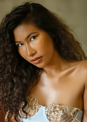 Niki Smiles As The Light And Shadow Play Over Her Gorgeous Body