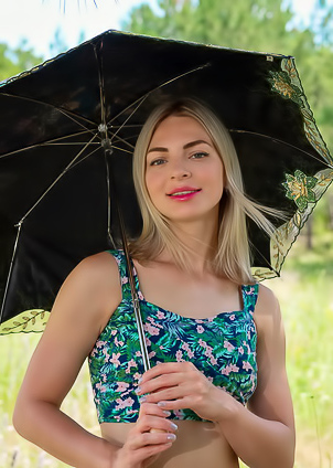 Roxy Offering A Teasing Glimpse Of Her Luscious Booty In Bun-hugging Lace Panties