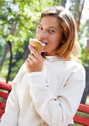 Belka Her Gorgeous Big Breasts Jiggling In The Sunshine