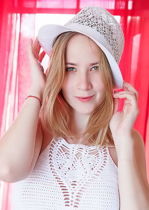 Delizi In Thigh-high Socks And Matching Sunhat