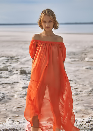 Hannah Ray - Petite Beauty & Tiny Natural Tits