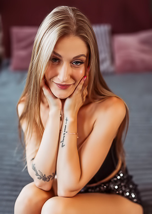 Tiffany Tatum - Skinny Babe & Small Tits