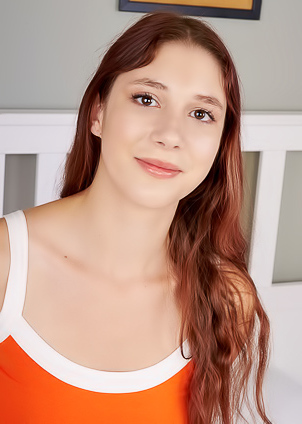 Anasteysha Lee Peel Her Clothes Off And Show You Everything