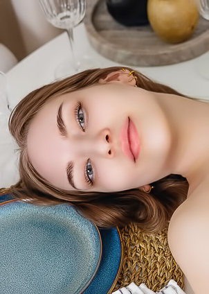 Sophie St. James Opens Her Legs Wide On The Chair