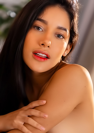 Sensual Caroline Guerrero Unveiling Lust in Elegance